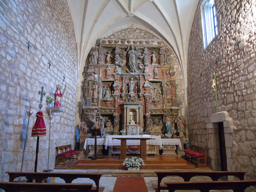 El retablo, original de la Catedral, es obra de Felipe Vigarny