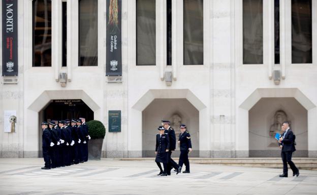 Los tres cuerpos policiales han hecho este homenaje póstumo.