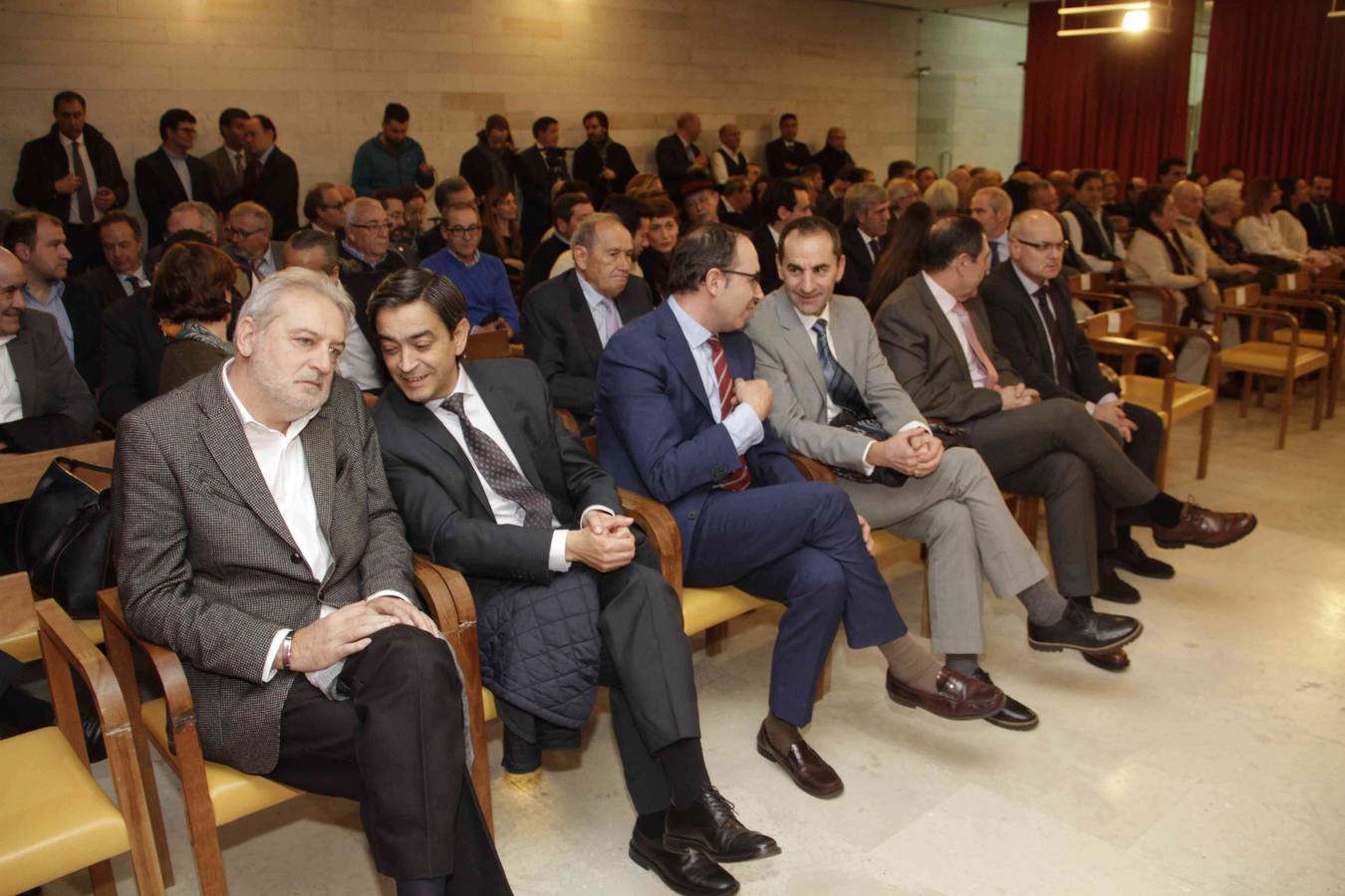 El reconocimiento, que ha congregado a numerosos invitados, ha tenido lugar este mediodía en el castillo de Peñafiel