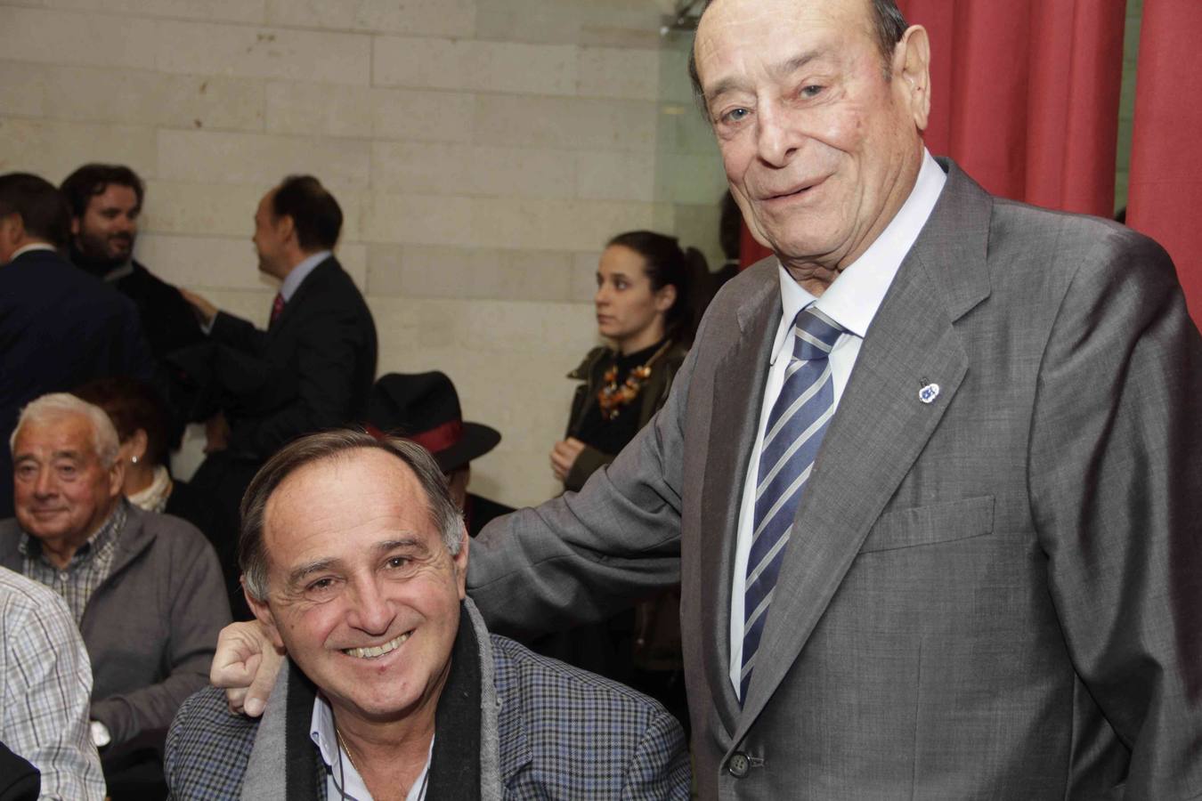 El reconocimiento, que ha congregado a numerosos invitados, ha tenido lugar este mediodía en el castillo de Peñafiel