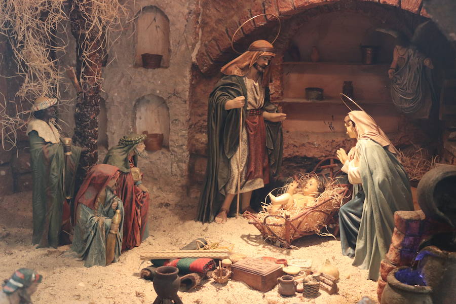 Una selección de las mejores imágenes del Belén del Regimiento de Transmisiones ubicado en el Claustro de la Catedral.