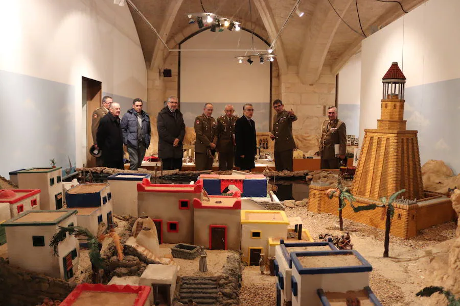 Una selección de las mejores imágenes del Belén del Regimiento de Transmisiones ubicado en el Claustro de la Catedral.