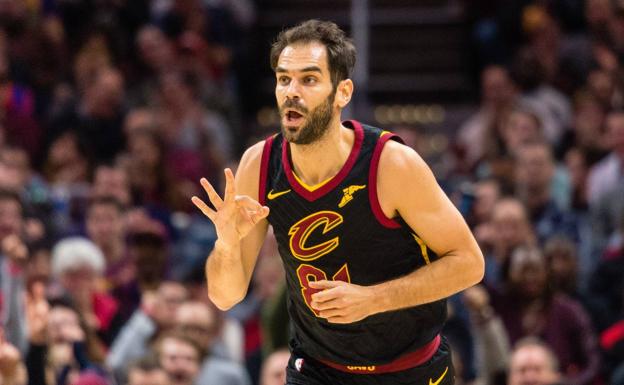 José Manuel Calderón celebra un triple ante los Lakers. 