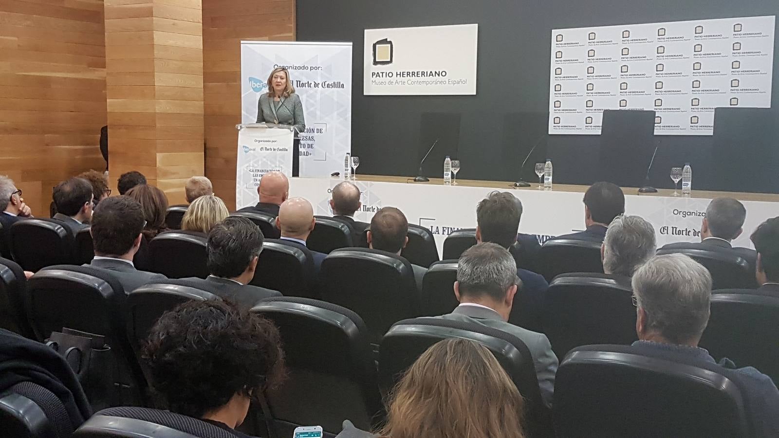 La consejera de Economía y Hacienda de la Junta, Pilar del Olmo, ha anunciado la constitución de dos nuevos fondos de garantía para mejorar los créditos y apuntalar la financiación empresarial en Castilla y León