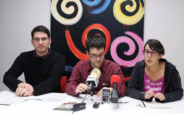 Raúl Salinero (izda.) con Héctor García y Antea Izquierdo