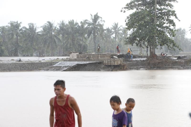 La Policía, que ha alertado de la presencia de peligrosos aludes de lodo, ha señalado que la mayoría de las víctimas mortales han sido registradas en la isla de Mindanao