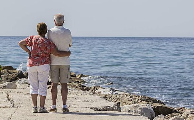 Una pareja de pensionistas.