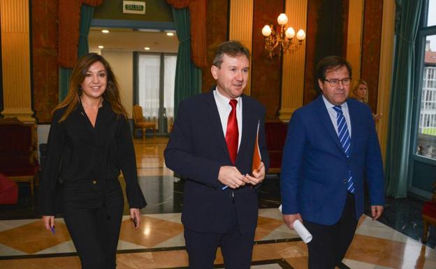 Lacalle, acompañado de Carolina Blasco y Salvador de Foronda