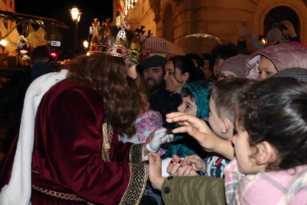 La Cabalgata de Reyes ha hecho las delicias de grandes y pequeños