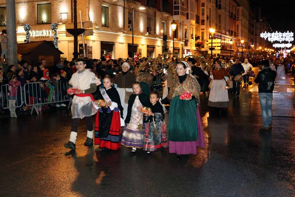 La Cabalgata de Reyes ha hecho las delicias de grandes y pequeños