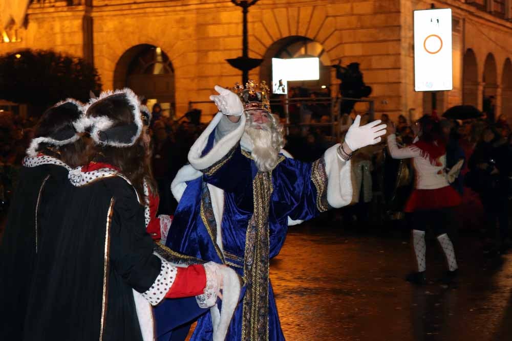 La Cabalgata de Reyes ha hecho las delicias de grandes y pequeños