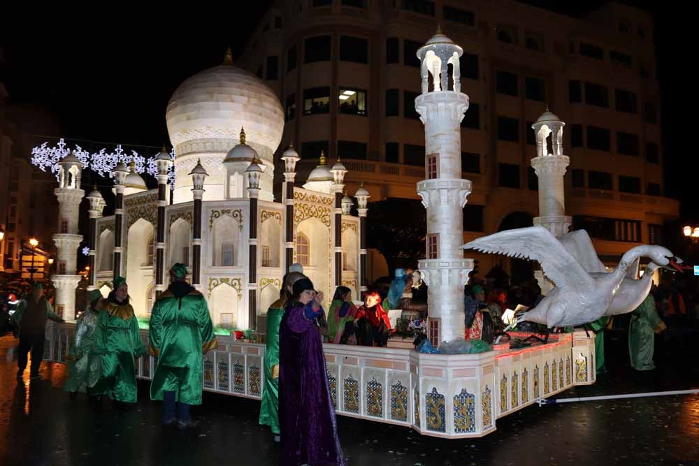 La Cabalgata de Reyes ha hecho las delicias de grandes y pequeños