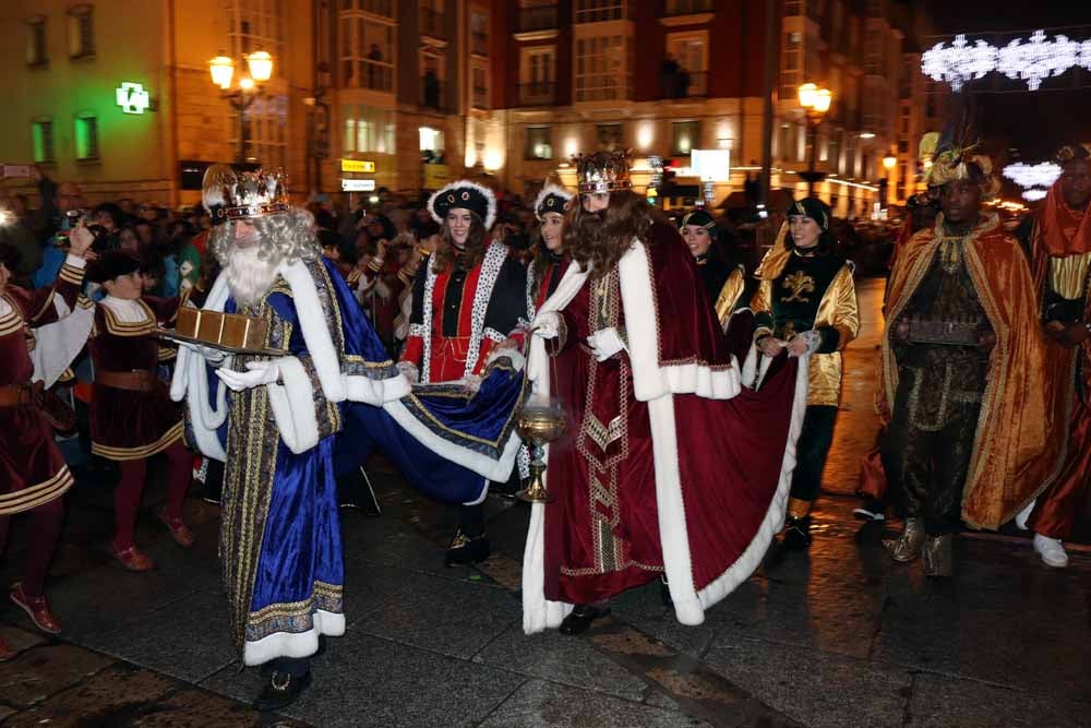 La Cabalgata de Reyes ha hecho las delicias de grandes y pequeños