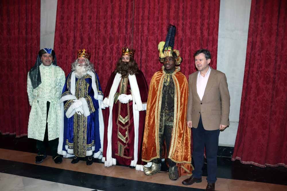 La Cabalgata de Reyes ha hecho las delicias de grandes y pequeños