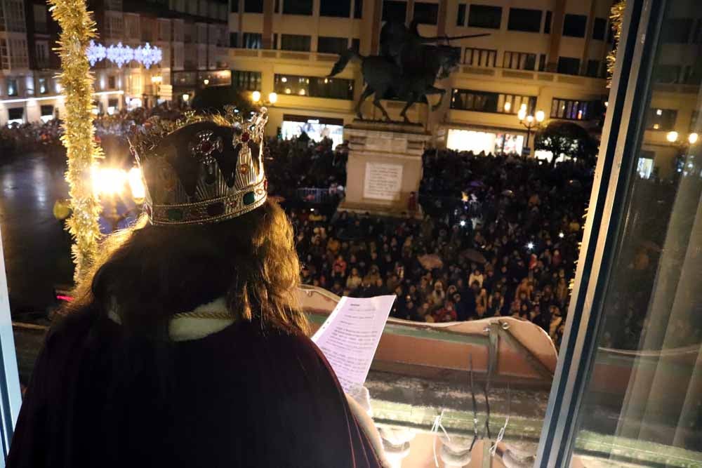 La Cabalgata de Reyes ha hecho las delicias de grandes y pequeños