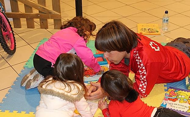 Cruz Roja entrega más de 390 juguetes a niños de la provincia