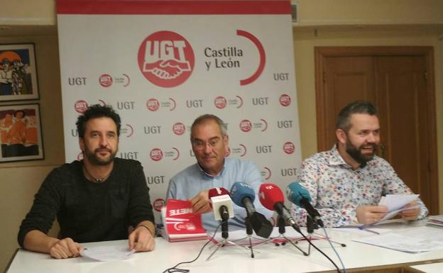 Antonio Guerra, Evelio Angulo y Raúl Santa Eufemia, hoy ante la prensa.