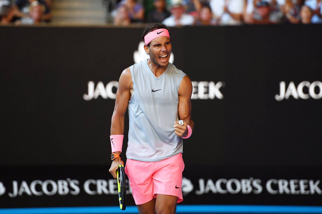 Rafa NAdal sigue con paso firme en el Abierto de Australia. En segunda ronda ha derrotado al argentino Leonardo Mayer (6-3, 6-4 y 7-6).