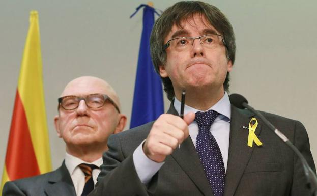 Puigdemont y su abogado.