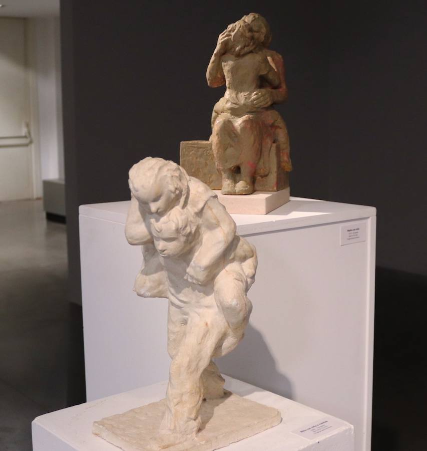 El artista burgalés expone 61 piezas escultóricas en la Fundación Cajacírculo, una retrospectiva de cinco décadas