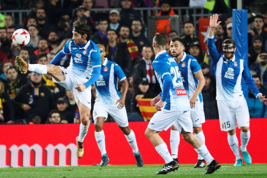 El Barcelona estará en las semifinales de la Copa del Rey tras vencer al Espanyol por 2-0 en el Camp Nou (2-1 global). Los azulgrana se adelantaron con Suárez y Messi puso la sentencia. El partido también estuvo marcado por la despedida a Javier Mascherano y el debut de Philippe Coutinho.