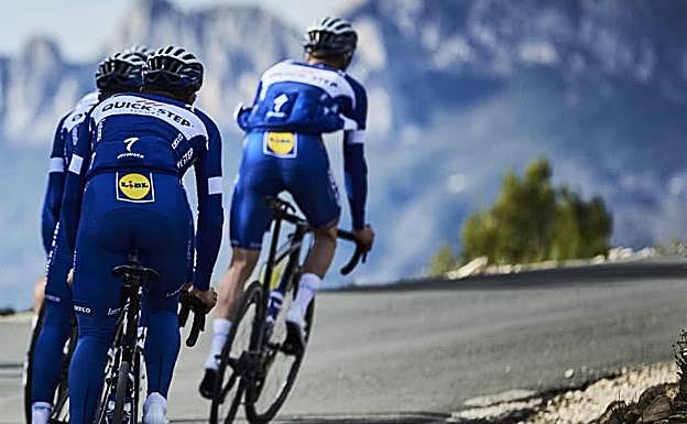 Vakov y De Plus, hospitalizados tras ser arrollados por un camión