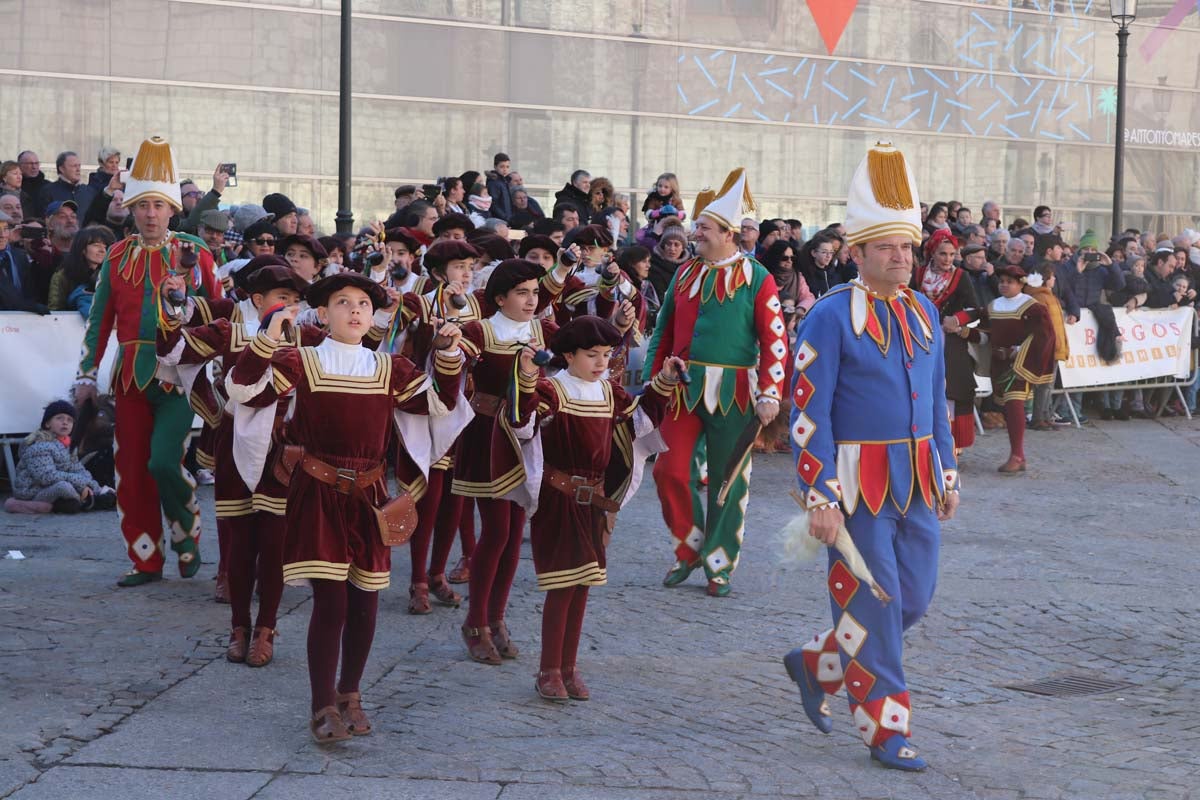 Miles de burgaleses honran a San Lesmes, patrón de la ciduad, en un soleado día en el que no faltan ni la tradición ni los roscos.