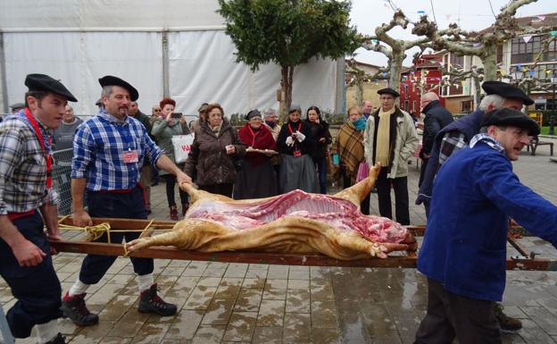 Música, gastronomía y tradición se darán la mano en la Feria de la Matanza de Valle de Mena