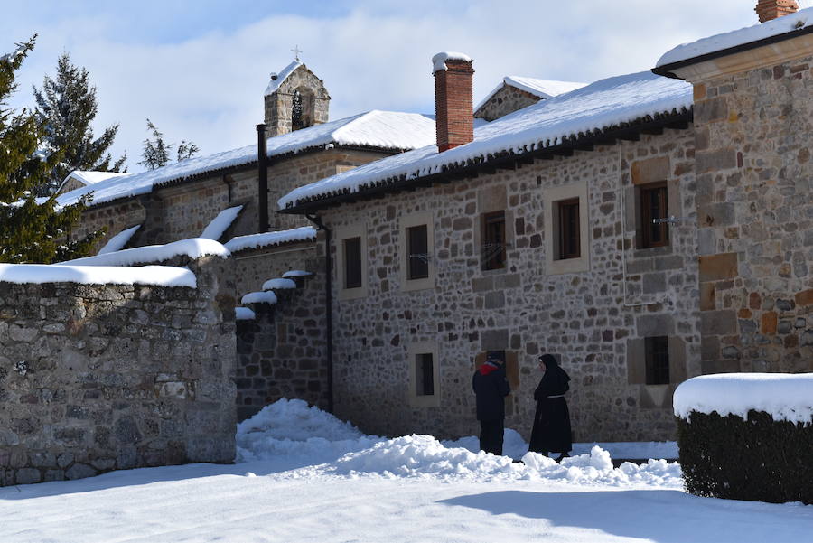 La madrugada del 1 al 2 de febrero de 2018 ha dejado estas imágenes en Aguilar de Campoo.