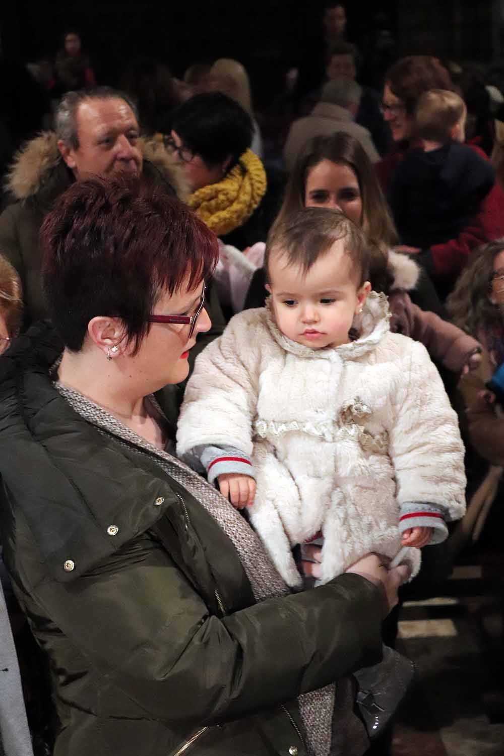 Estos son los bebés que han recibido la bendición de la Misa de la Luz