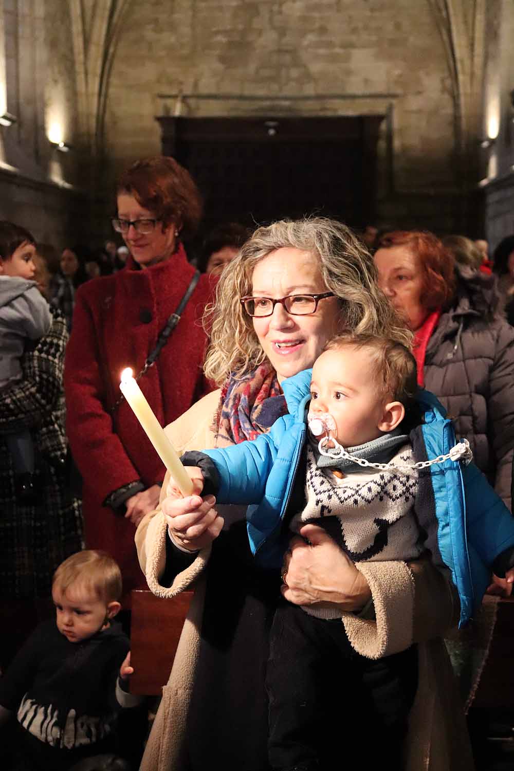 Estos son los bebés que han recibido la bendición de la Misa de la Luz