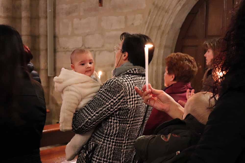 Estos son los bebés que han recibido la bendición de la Misa de la Luz