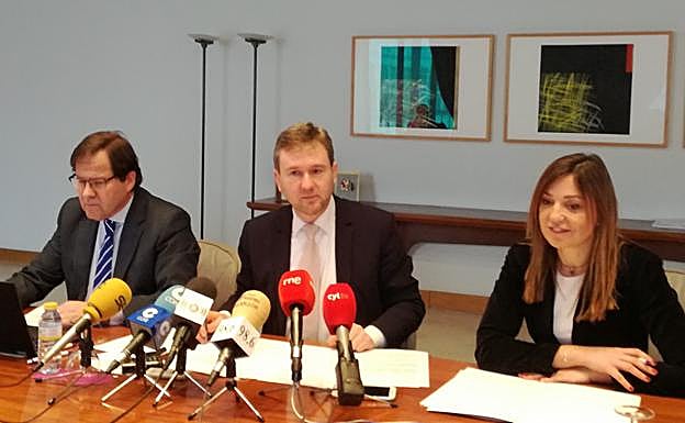 Lacalle con Salvador de Foronda y Carolina Blasco