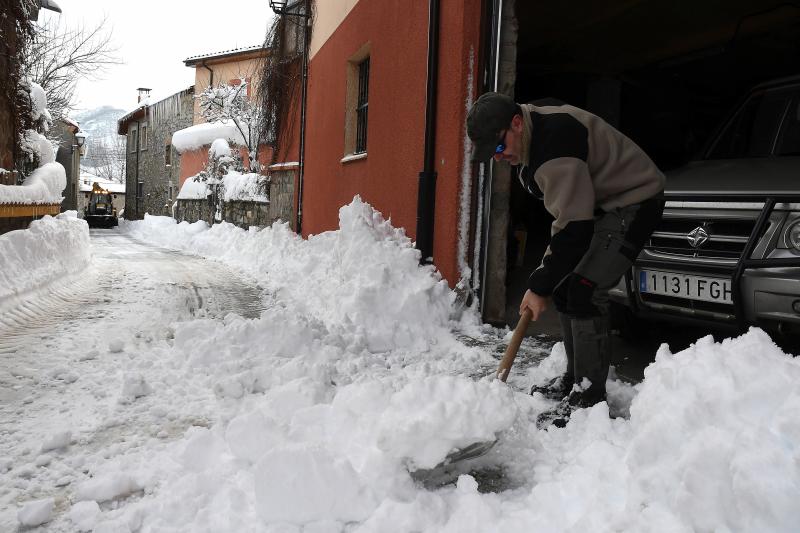 Nieve en Puebla de Lillo (León).