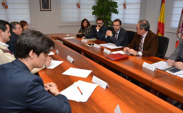 Ramírez se reunió con representantes de las instituciones y los empresarios
