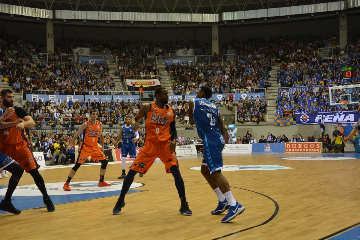 El San Pablo no pudo superar al Valencia Basket, pero el choque volvió a congregar a miles de personas en el Coliseum.