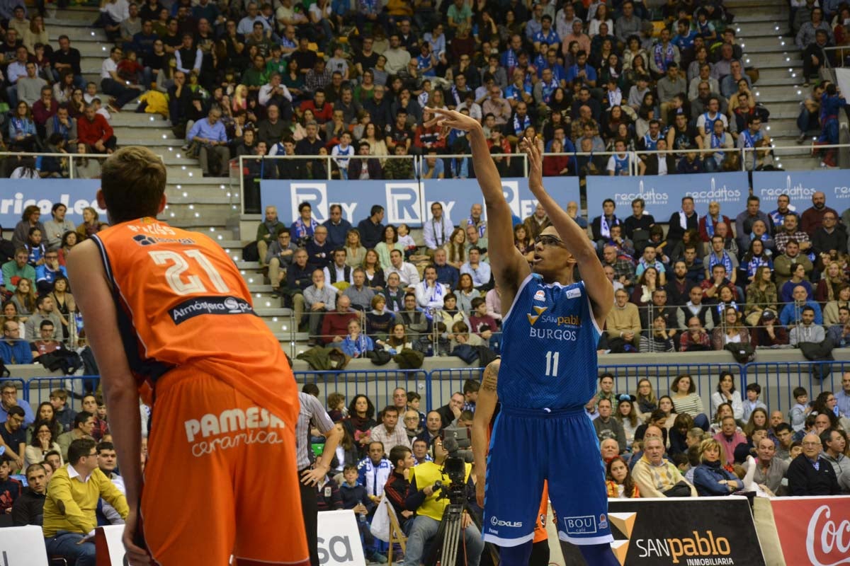 El San Pablo no pudo superar al Valencia Basket, pero el choque volvió a congregar a miles de personas en el Coliseum.