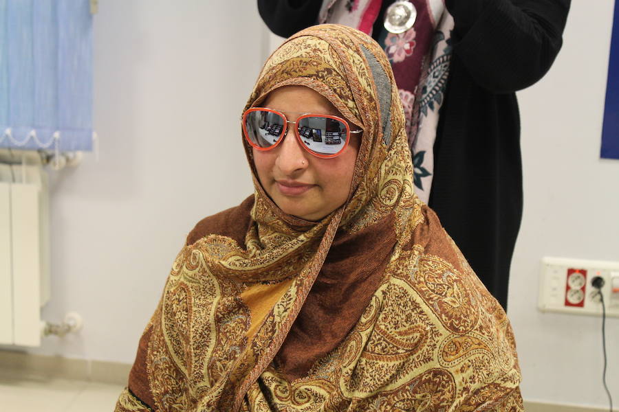 La Fundación Multiópticas y Cruz Roja graduan la vista y reparten gafas a cerca de 130 personas de colectivos vulnerables en Burgos a través de la campaña #MiradaSolidaria