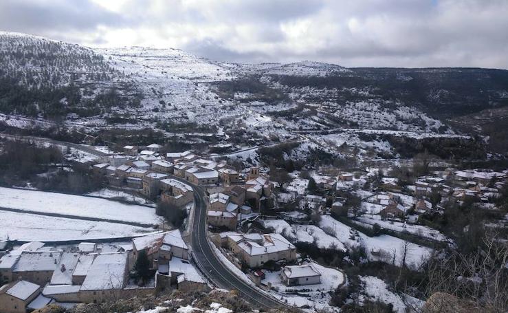Aquí os dejamos unas imágenes sobre el paso del temporal de nieve por la provincia de Burgos