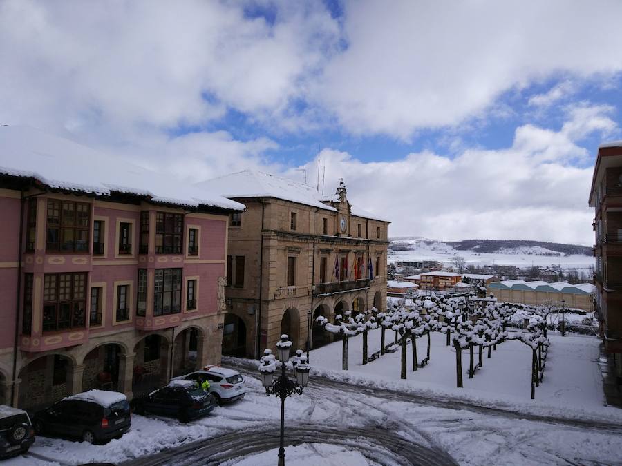Aquí os dejamos unas imágenes sobre el paso del temporal de nieve por la provincia de Burgos