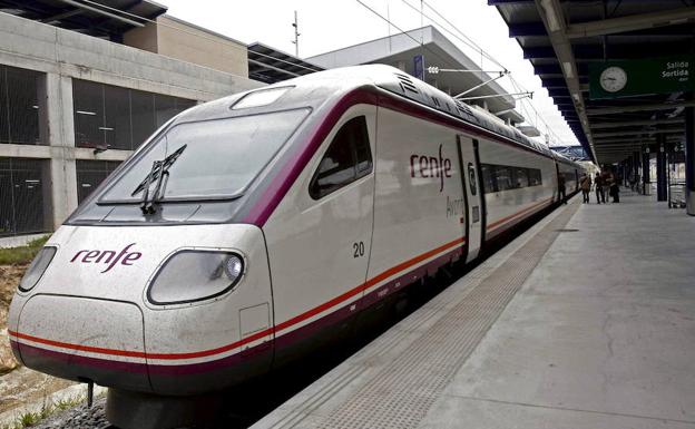 Casi cuatro horas sin poder comprar billetes de Renfe por un fallo en el sistema de venta