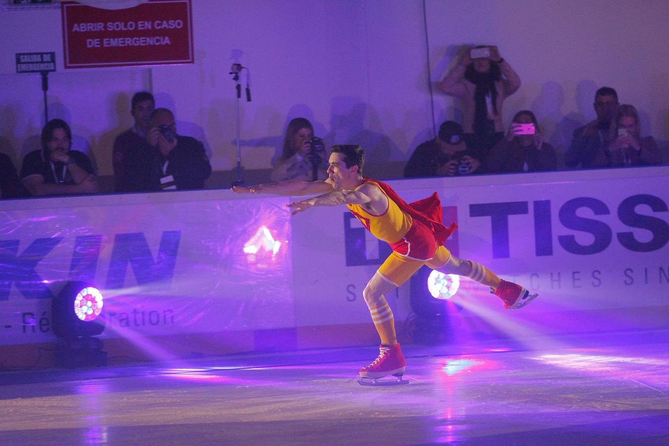 El patinador JAvier Fernández siempre ha destacado por lucir un vestuario de lo más original. De pirata, de 'SuperJavi', de payaso, de torero...