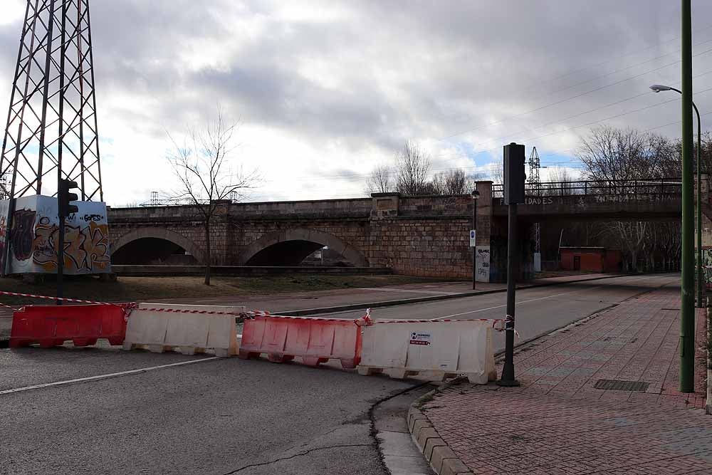 Fotos: Así trabajan las máquinas en el puente de las Rebolledas