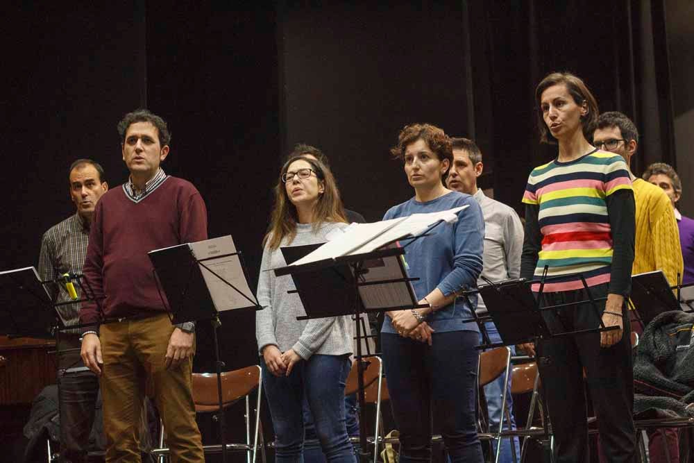 Fotos: Ensayo de los alumnos y profesores de Cantania