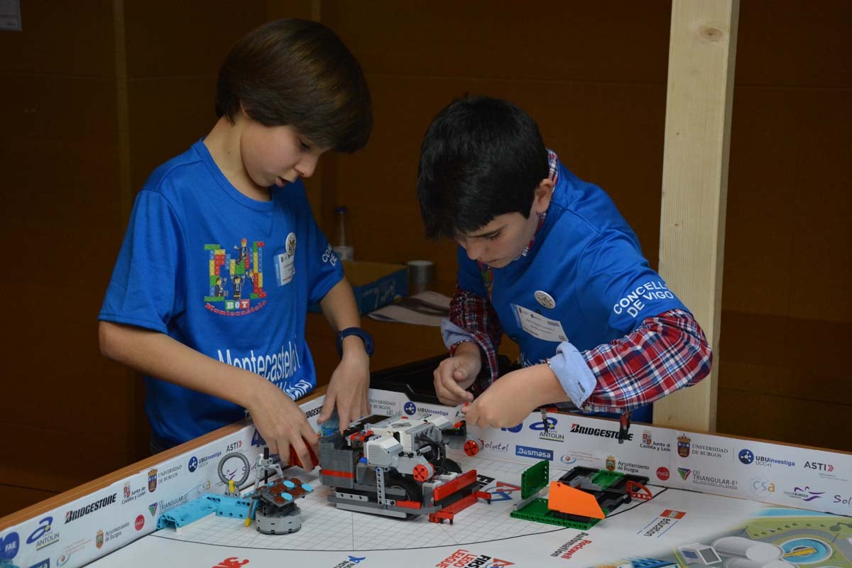 34 equipos de 4 provincias distintas de Castilla y León y otras comunidades han participado hoy en la fase clasificatoria del First Lego League celebrada en la Escuela Politécnica Superior.