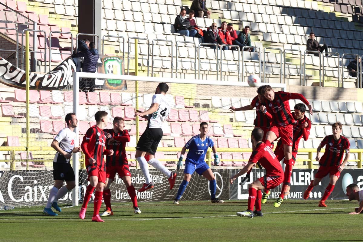 Una selección de las imágenes del choque entre el Burgos C y el Arenas de Getxo.