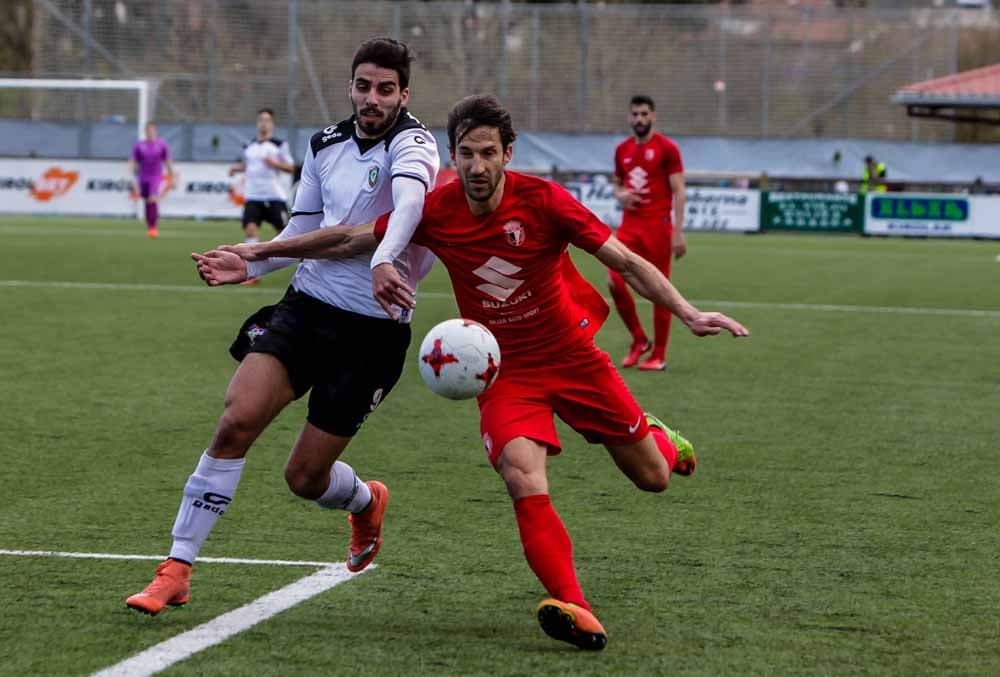 Fotos: El Burgos CF cae ante el Gernika