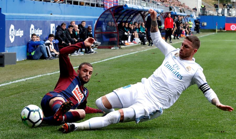 El Real Madrid consigue una sufrida victoria en Eibar de la mano de un Cristiano Ronaldo que con dos goles confirma su buen estado de forma.