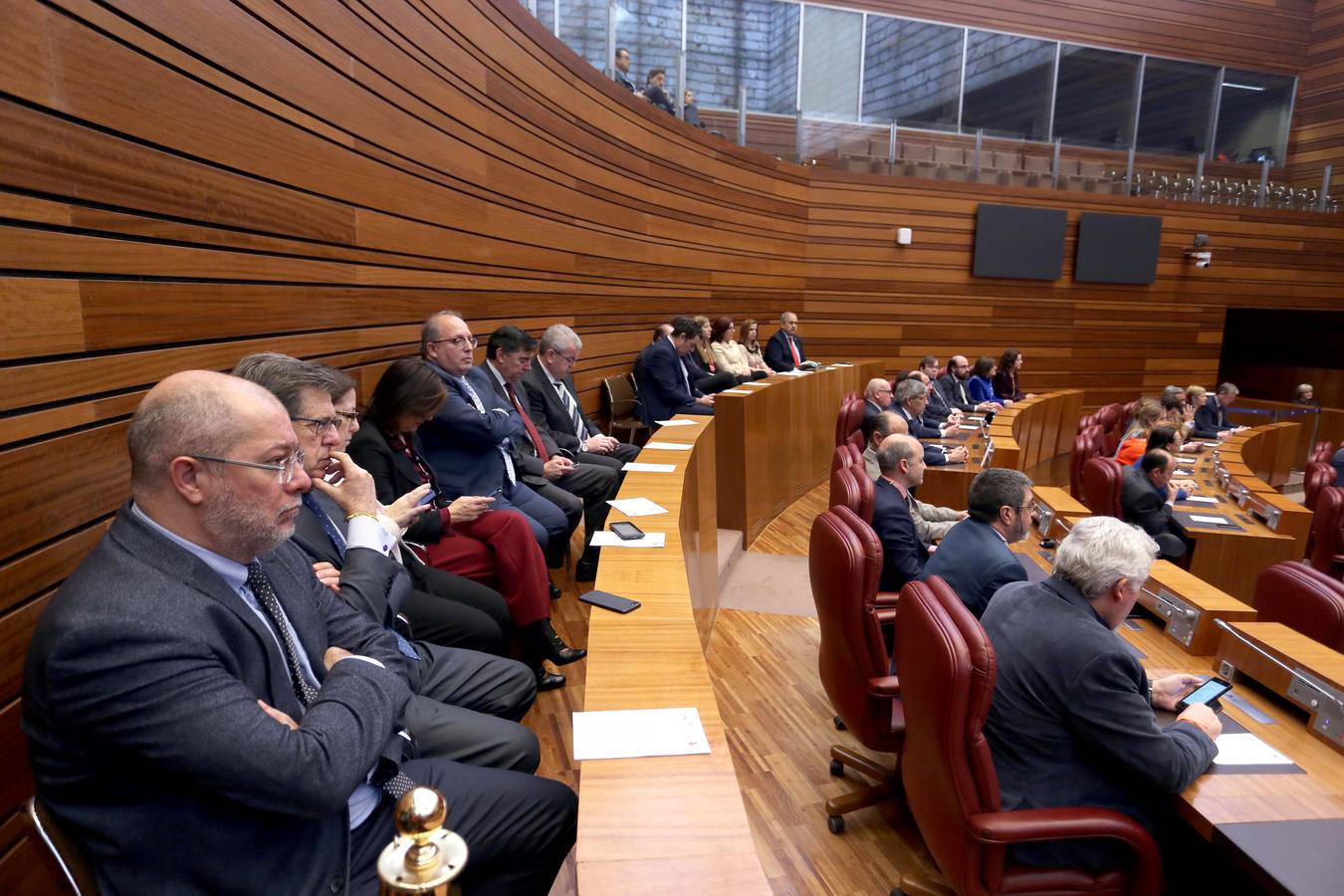 Las Cortes de Castilla y León han acogido un acto conjunto con el Congreso de los Diputados y el Senado para celebrar ambos aniversarios