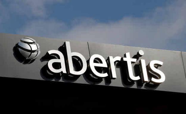Logotipo de Abertis en la sede central de Barcelona. Archivo